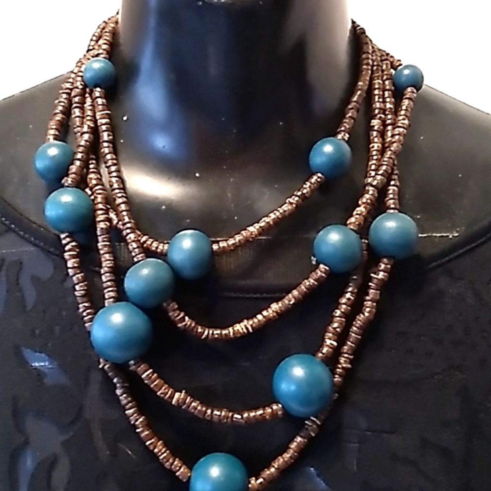 Plunder Wood Bead Neckless